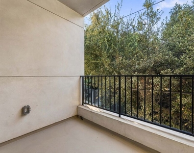 3659 1/2 Regal Pl, Los Angeles, Ca 90068, Usa - Photo Thumbnail 42
