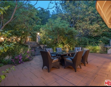 898 N Bundy Drive - Photo Thumbnail 4