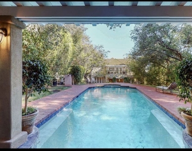 898 N Bundy Drive - Photo Thumbnail 2