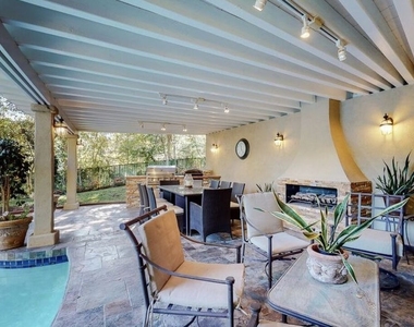898 N Bundy Drive - Photo Thumbnail 19
