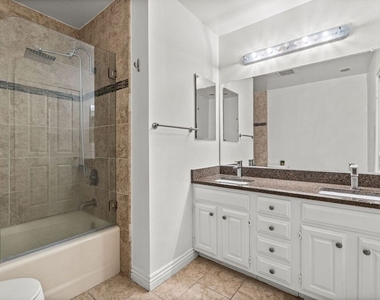 11907 Darlington Avenue - Photo Thumbnail 7