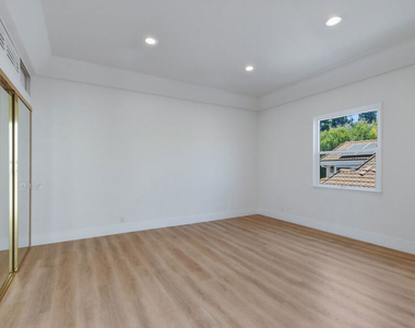14713 Valleyheart Drive - Photo Thumbnail 6