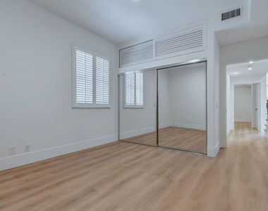 14713 Valleyheart Drive - Photo Thumbnail 37