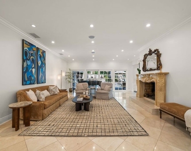 9023 Alto Cedro Drive - Photo Thumbnail 12
