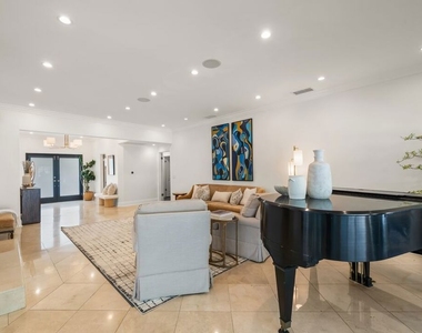 9023 Alto Cedro Drive - Photo Thumbnail 13