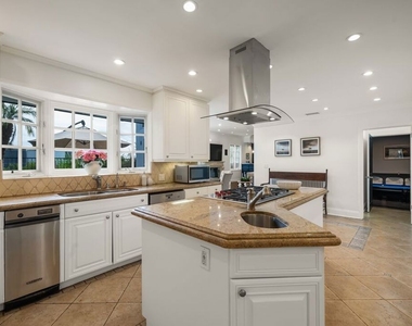 9023 Alto Cedro Drive - Photo Thumbnail 24