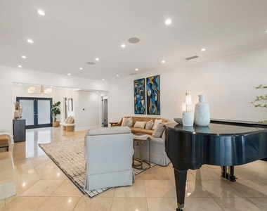 9023 Alto Cedro Drive - Photo Thumbnail 16