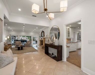 9023 Alto Cedro Drive - Photo Thumbnail 11