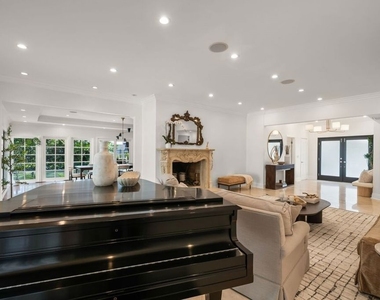 9023 Alto Cedro Drive - Photo Thumbnail 15