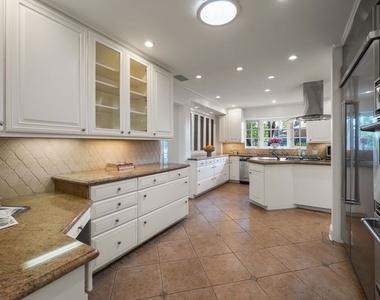 9023 Alto Cedro Drive - Photo Thumbnail 22