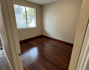 1749 12th Street - Photo Thumbnail 10