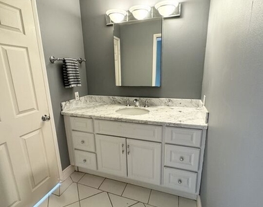 1749 12th Street - Photo Thumbnail 9