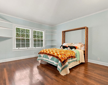 343 N Bronson Avenue - Photo Thumbnail 24