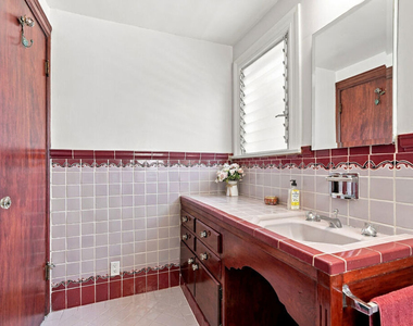 343 N Bronson Avenue - Photo Thumbnail 40