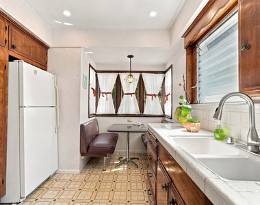 343 N Bronson Avenue - Photo Thumbnail 16