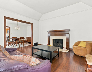 343 N Bronson Avenue - Photo Thumbnail 8