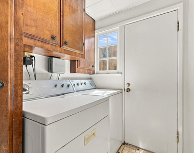 343 N Bronson Avenue - Photo Thumbnail 43