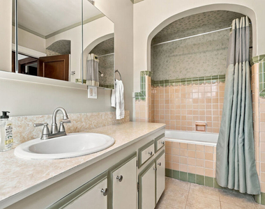 343 N Bronson Avenue - Photo Thumbnail 35