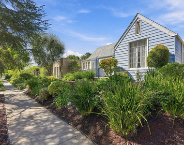 343 N Bronson Avenue - Photo Thumbnail 1