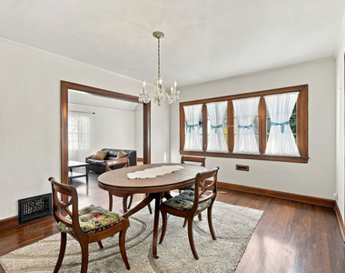 343 N Bronson Avenue - Photo Thumbnail 9