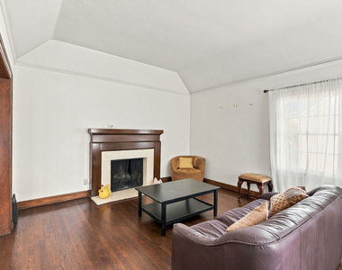 343 N Bronson Avenue - Photo Thumbnail 6
