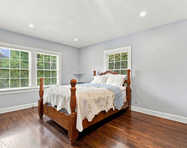 343 N Bronson Avenue - Photo Thumbnail 21