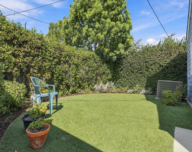 343 N Bronson Avenue - Photo Thumbnail 44