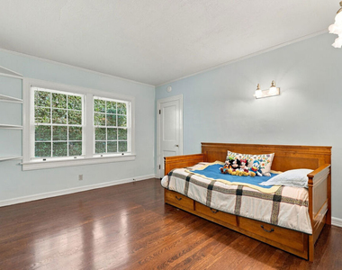 343 N Bronson Avenue - Photo Thumbnail 28