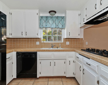 28665 Zion Drive - Photo Thumbnail 12
