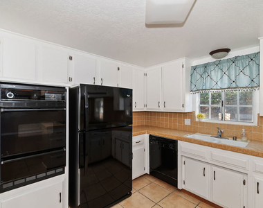 28665 Zion Drive - Photo Thumbnail 13