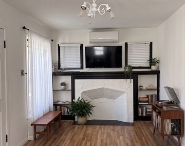 2299 Glendale Boulevard - Photo Thumbnail 2