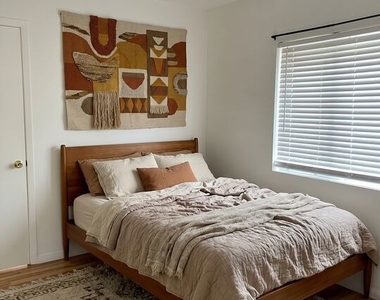 2299 Glendale Boulevard - Photo Thumbnail 7