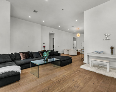 12136 Clarkson Road - Photo Thumbnail 5