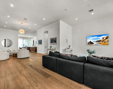 12136 Clarkson Road - Photo Thumbnail 3