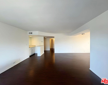 1541 N Laurel Avenue - Photo Thumbnail 4