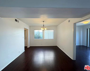 1541 N Laurel Avenue - Photo Thumbnail 3