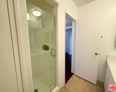 1541 N Laurel Avenue - Photo Thumbnail 17