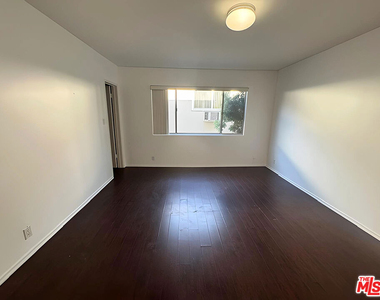 1541 N Laurel Avenue - Photo Thumbnail 13