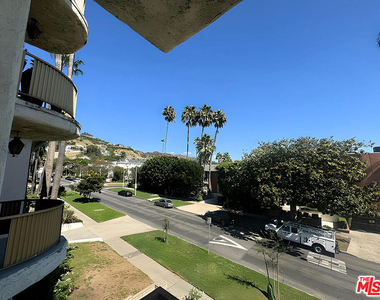 1541 N Laurel Avenue - Photo Thumbnail 19