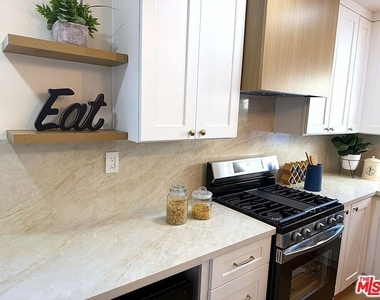 10911 Lemay Street - Photo Thumbnail 11