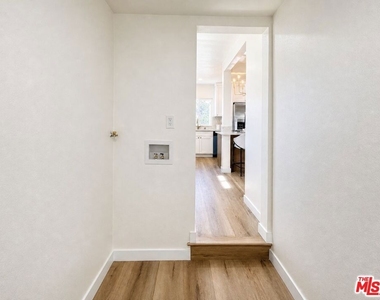 10911 Lemay Street - Photo Thumbnail 16