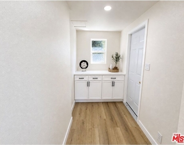 10911 Lemay Street - Photo Thumbnail 14