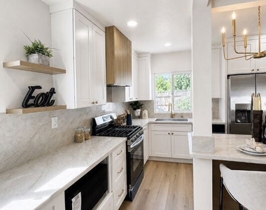 10911 Lemay Street - Photo Thumbnail 9