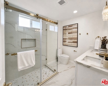 10911 Lemay Street - Photo Thumbnail 24