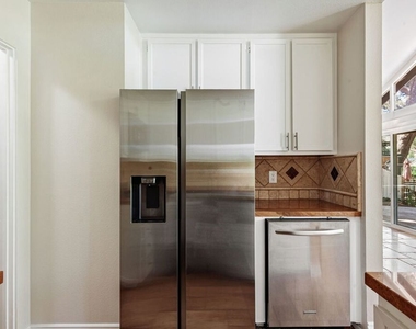 30712 Lakefront Drive - Photo Thumbnail 17