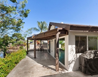 30712 Lakefront Drive - Photo Thumbnail 4