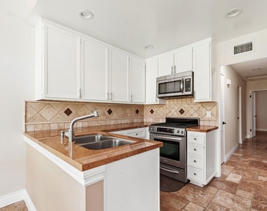 30712 Lakefront Drive - Photo Thumbnail 15
