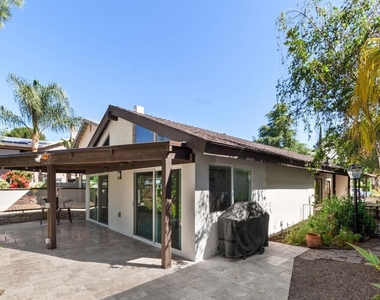 30712 Lakefront Drive - Photo Thumbnail 3