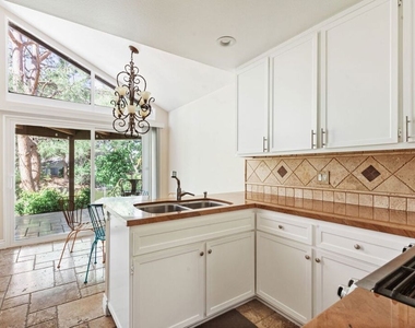 30712 Lakefront Drive - Photo Thumbnail 14