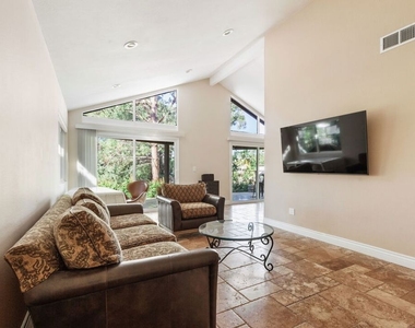 30712 Lakefront Drive - Photo Thumbnail 5